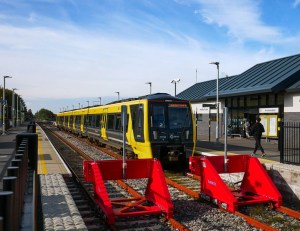 777 152 at Headbolt Lane, Friday 4 October